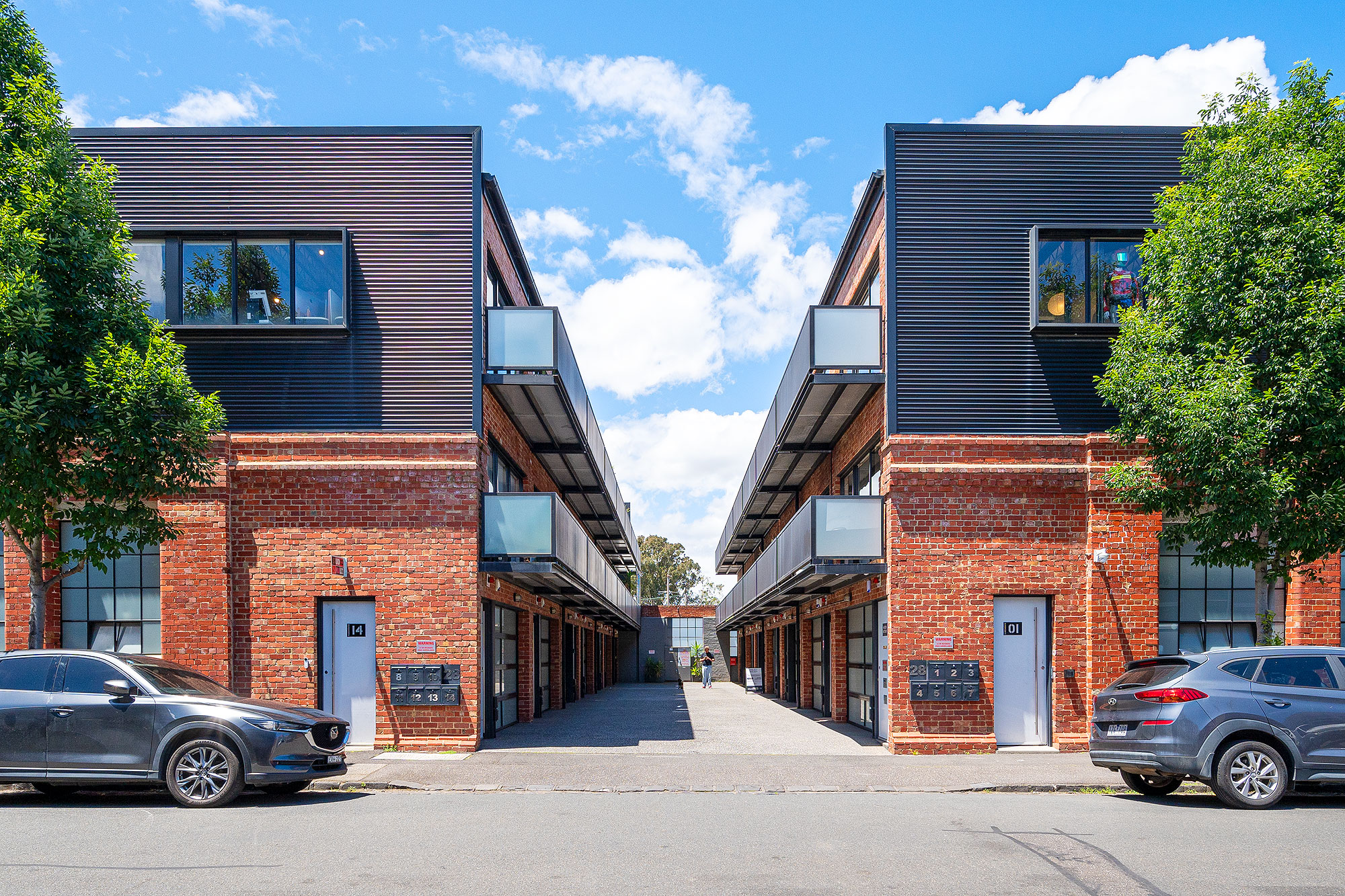 177281030 1764302769 79463 down 28 01