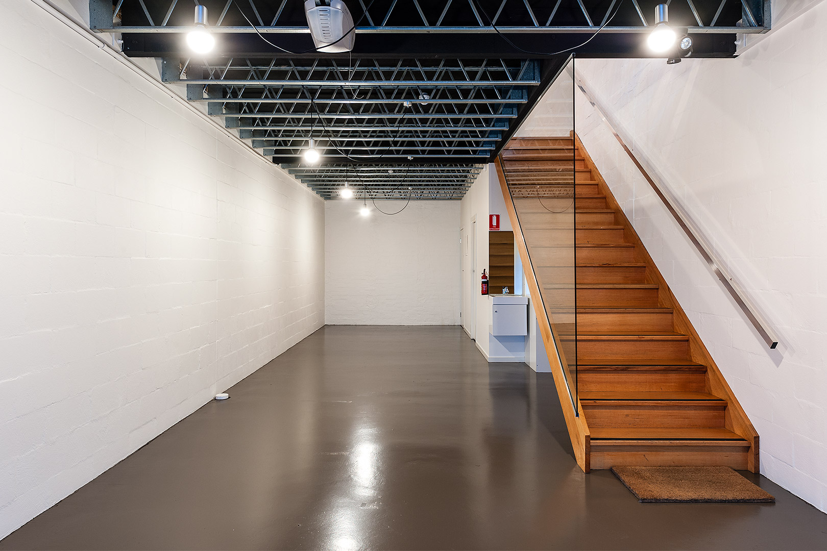 177281410 1764302826 79096 down 28 6 01