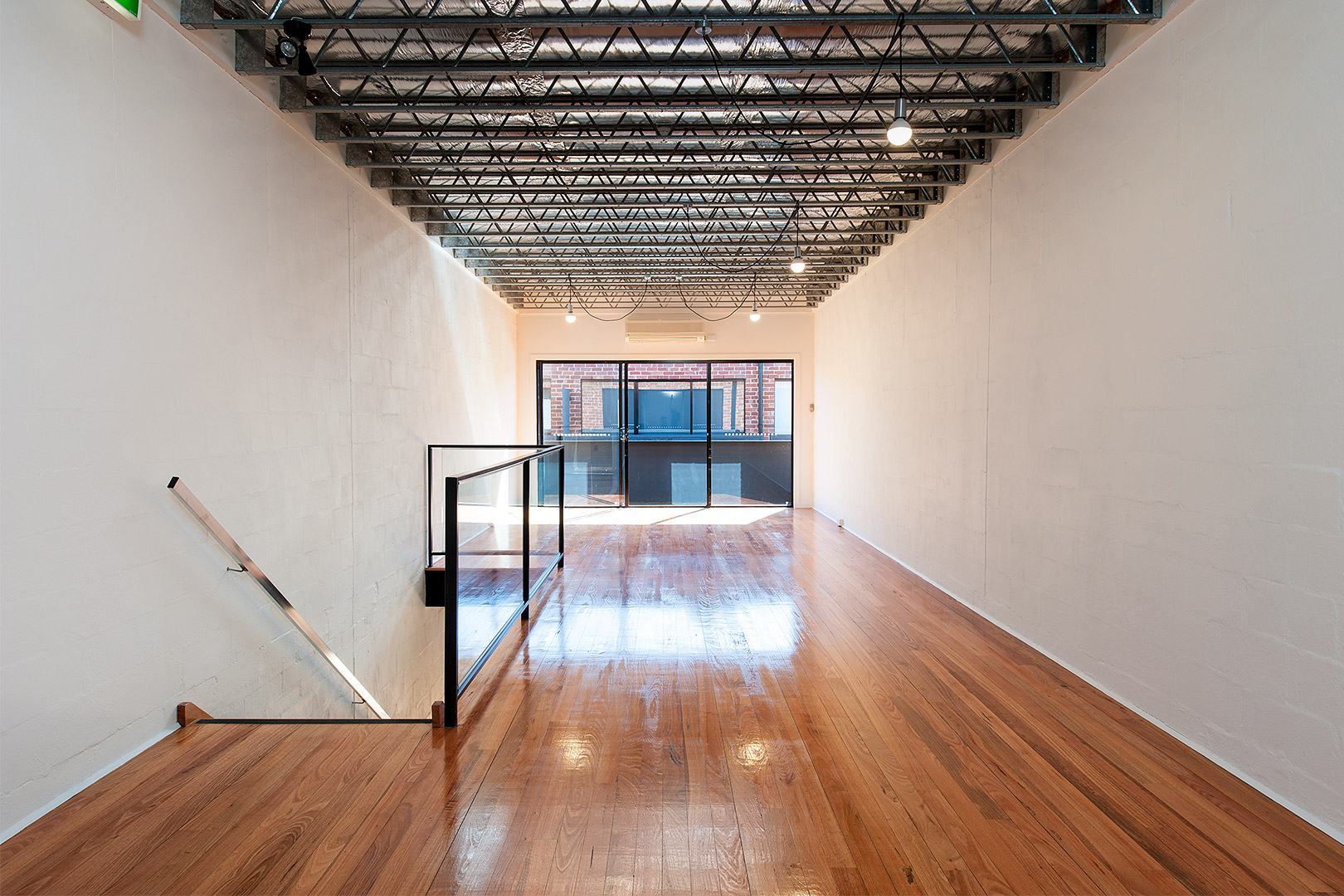 177281468 1764302833 79557 down 28 6 05