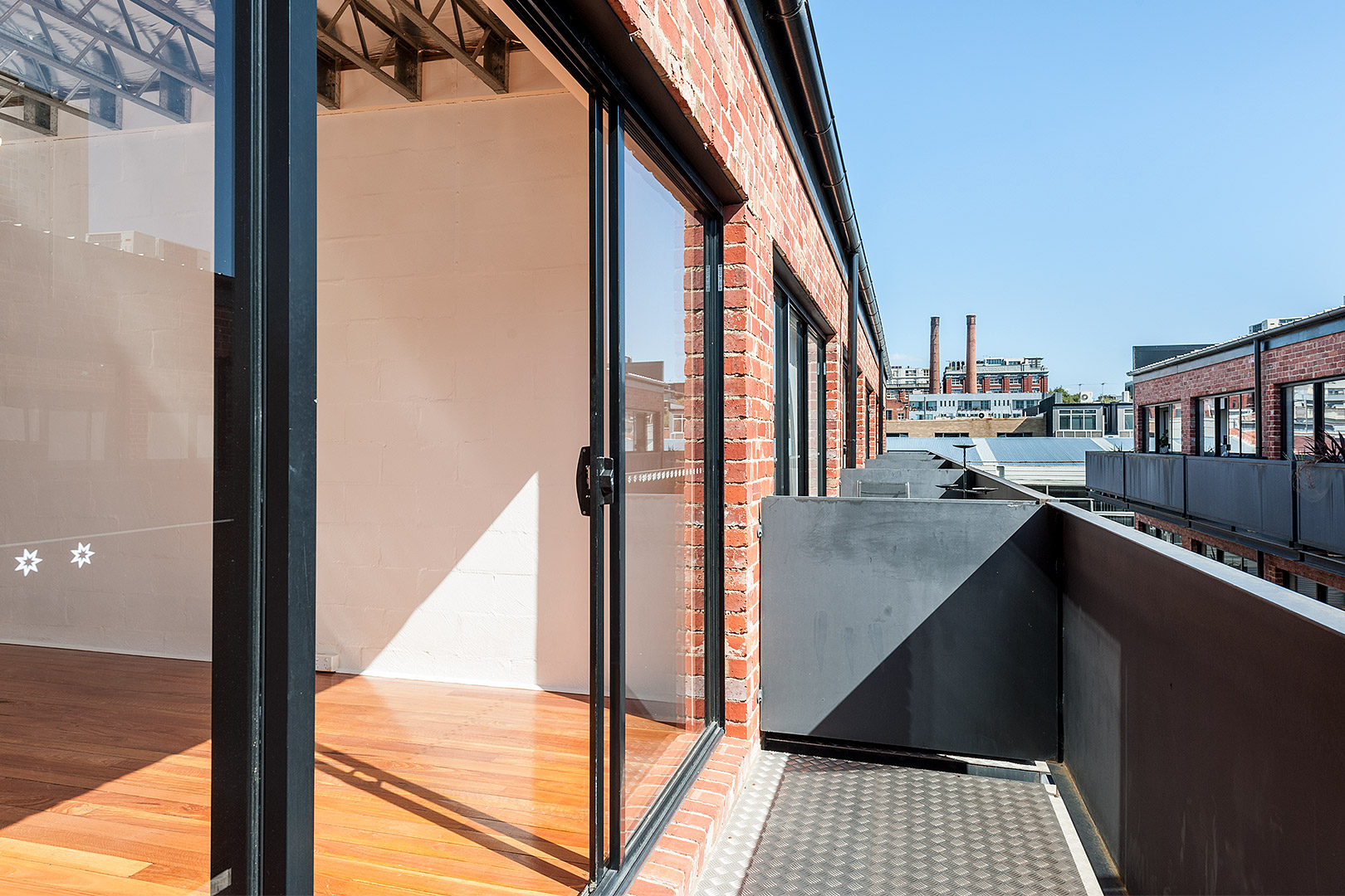 177281470 1764302834 79607 down 28 6 06