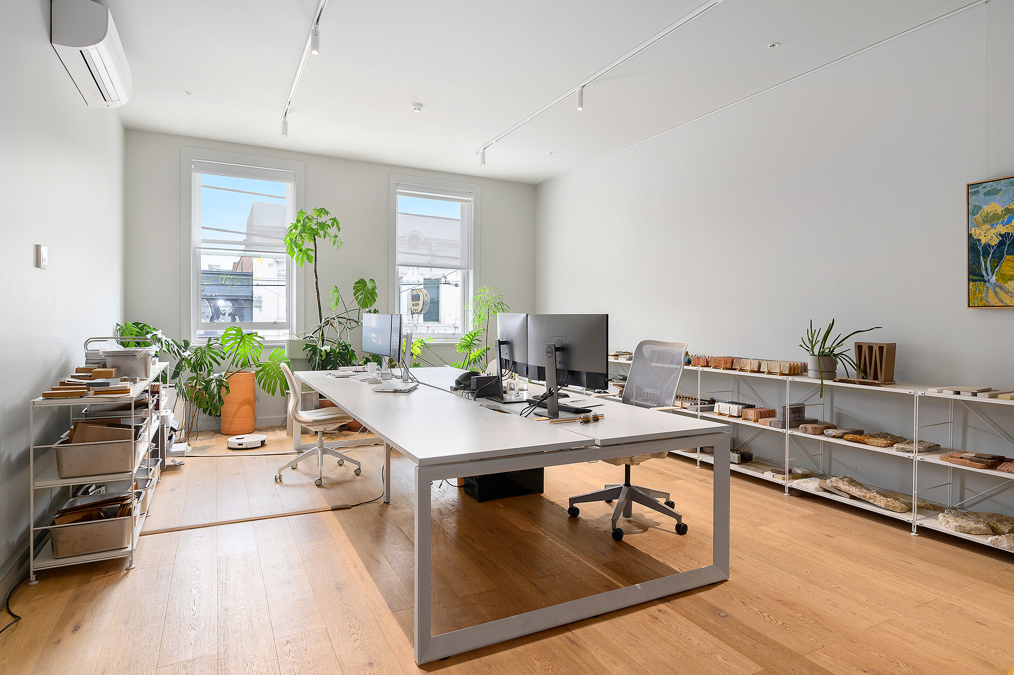 183360974 1768883514 88032 leicester 98 105 06