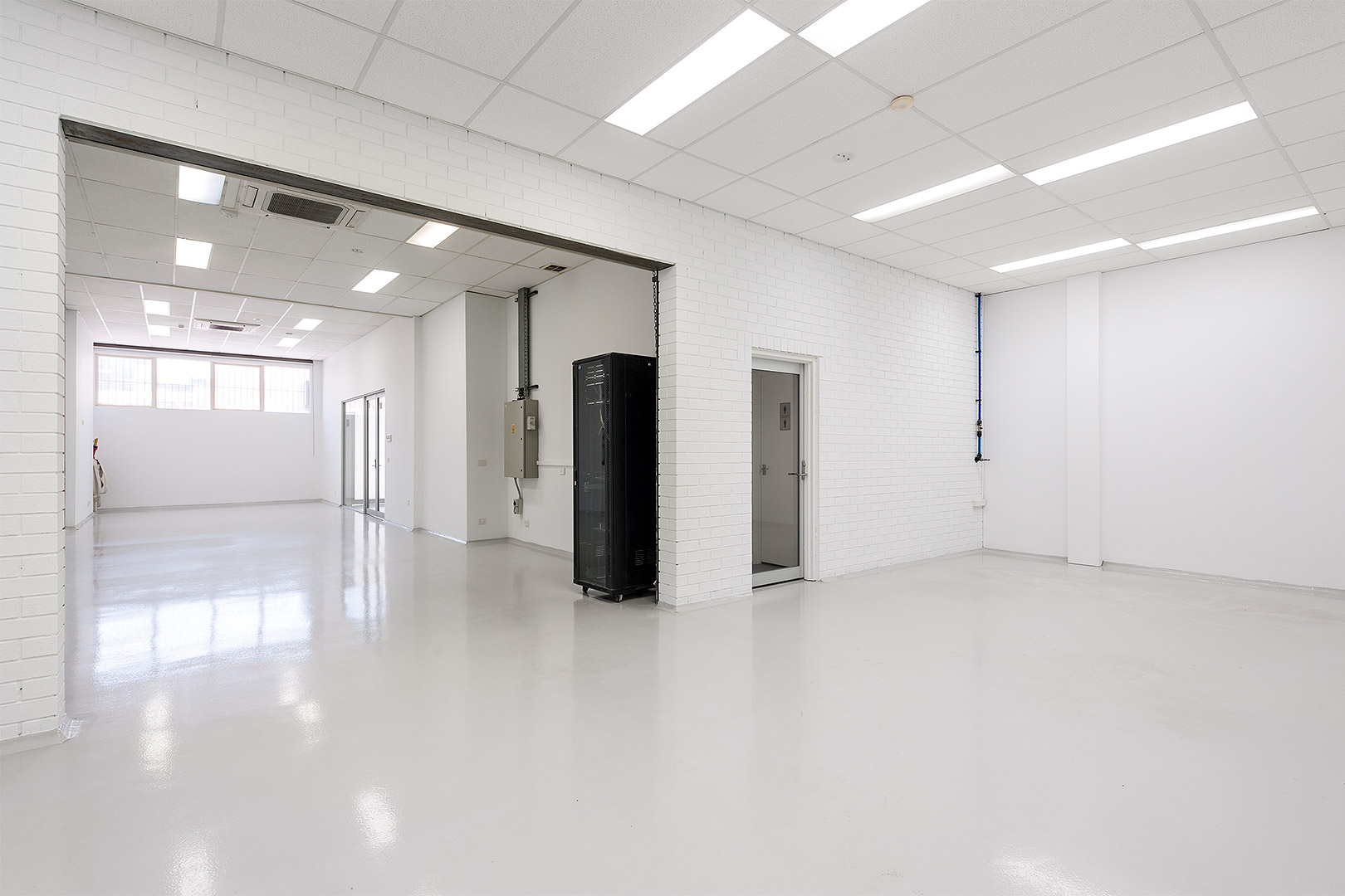 187095045 1771139350 74042 down 55 04